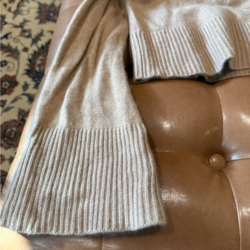 The Reset R Label Sweater - Picture 6 of 6
